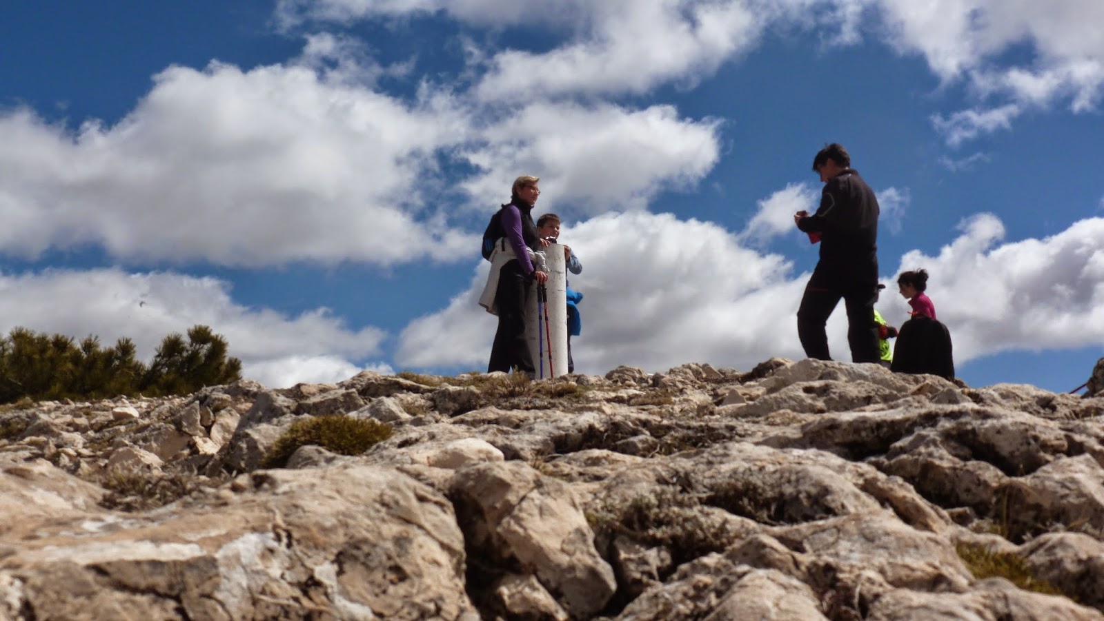 RUTAS BTT LIEBRES YECLA MACIZO DE REVOLCADORES ASCENSIÓN AL OBISPO Y