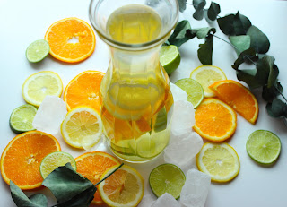 AGUA INFUSIONADA CON CÍTRICOS