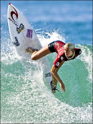 Amazing Bethany Hamilton surfing