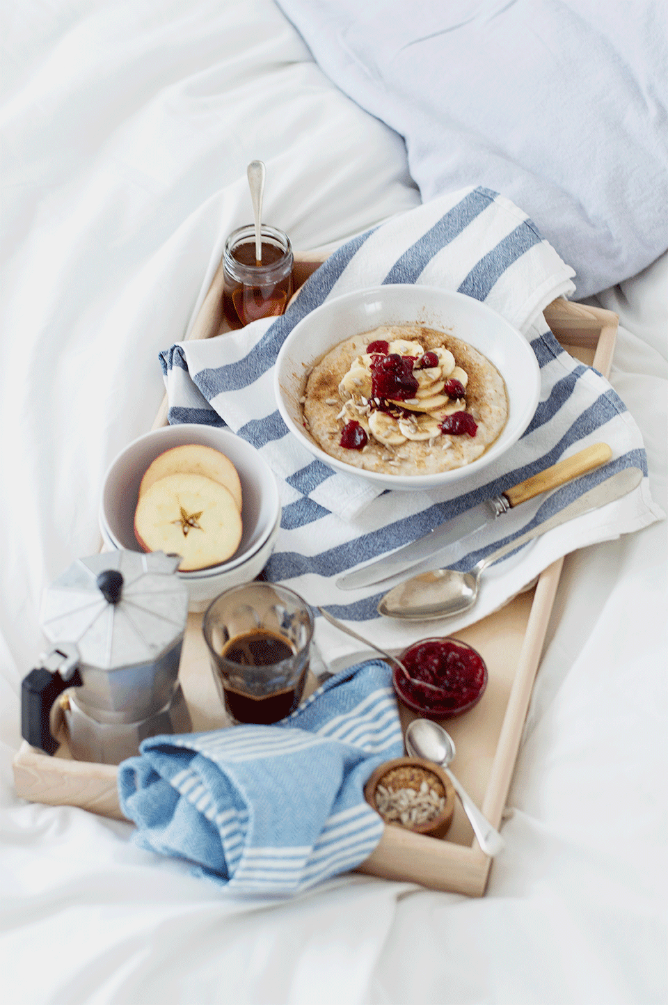 Creamy Porridge w/ Cranberry Compote | https://oandrajos.blogspot.com/