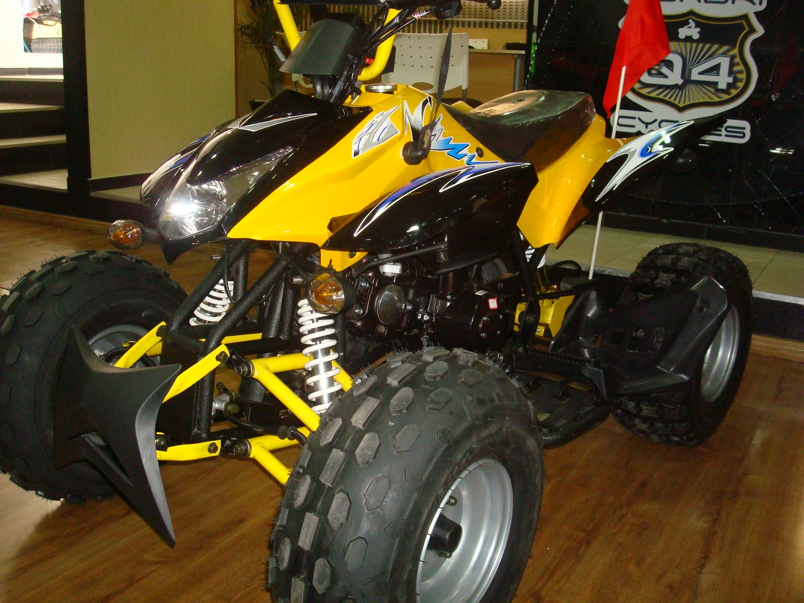 quadriciclos-q4-modelos-50-150-200-e-250-cc