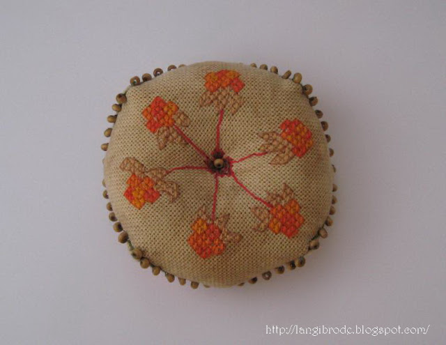 Ягодка к ягодке. Морошка Ягодка к ягодке. Морошка