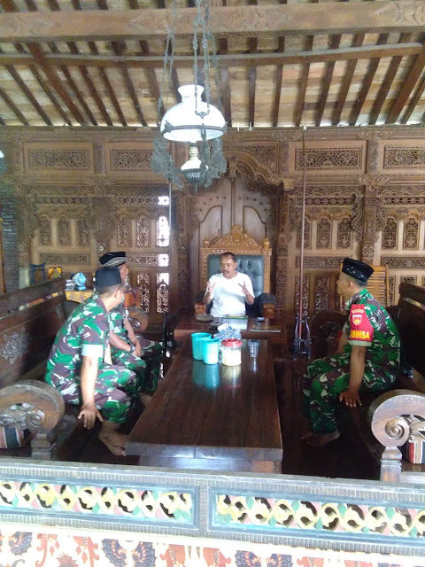 Babinsa Karangmalang Ikuti Pembelajaran Jadi Guru 1 Jam : Baca Huruf Hijaiyah Praktis Dan Cepat