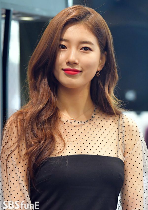 Suzy Bae At The Didier Dubot Fansign On January 31, 2018