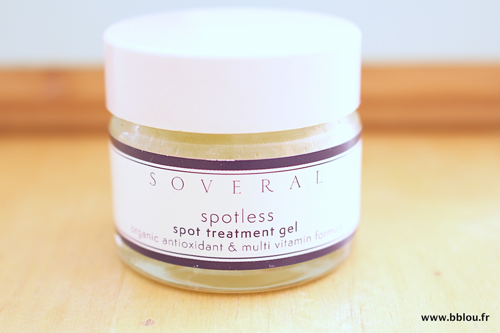 http://www.beautybylou.com/2014/09/treatment-spot-gel-de-chez-soveral-bye.html