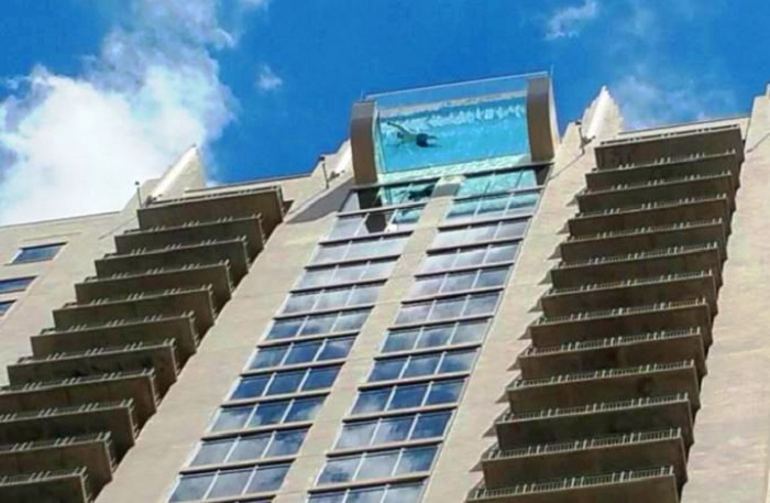 Market Square Tower, Houston (Texas)  - An Amazing Glass Bottomed Sky Pool, Suspended 500 Feet from the Ground
