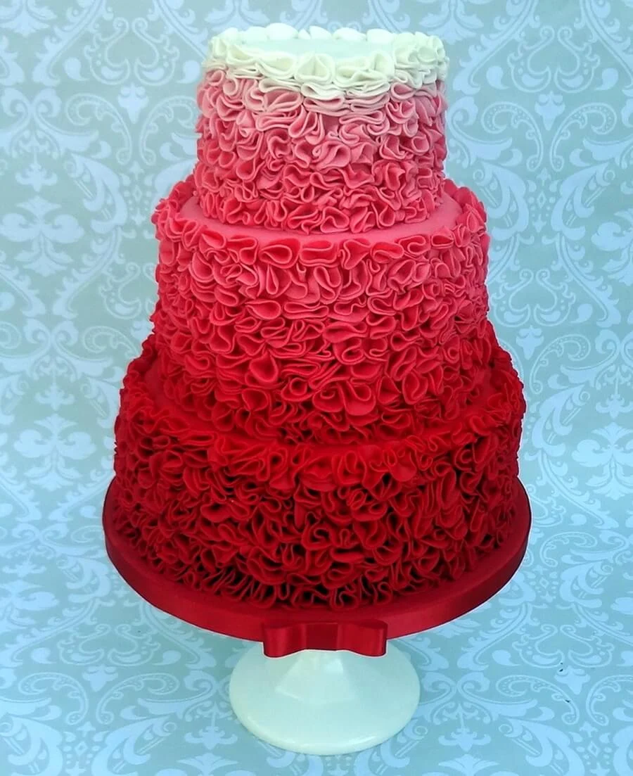bolo de casamento vermelho e branco