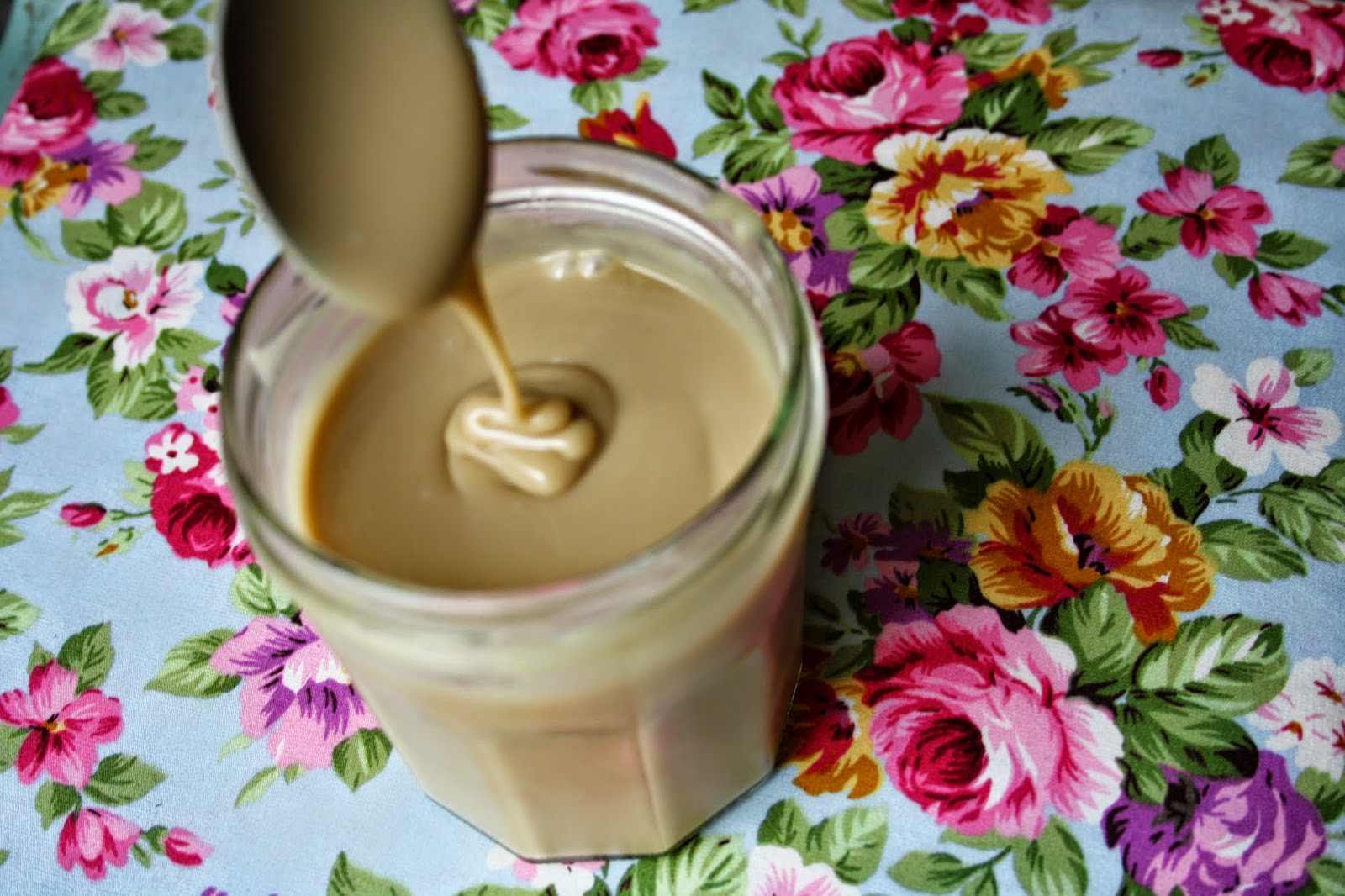 Floral Frosting Vegan MoFo 18 Coconut Caramel Sauce