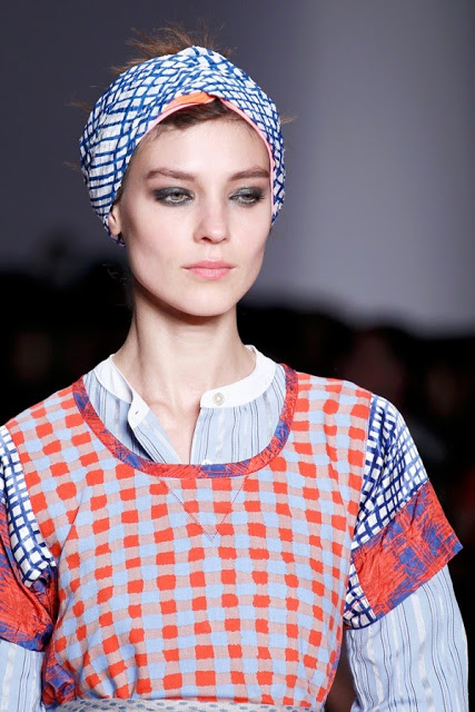 LATEST FASHION & STYLES AROUND THE WORLD: The Headscarf Fashion Trends.