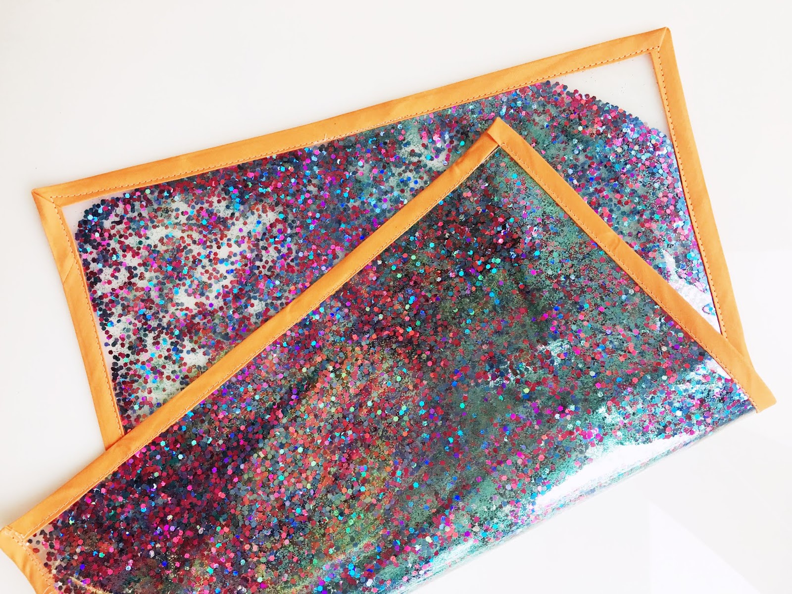 sewhungryhippie DIY EASY SEW Vinyl Place Mat with GLITTER