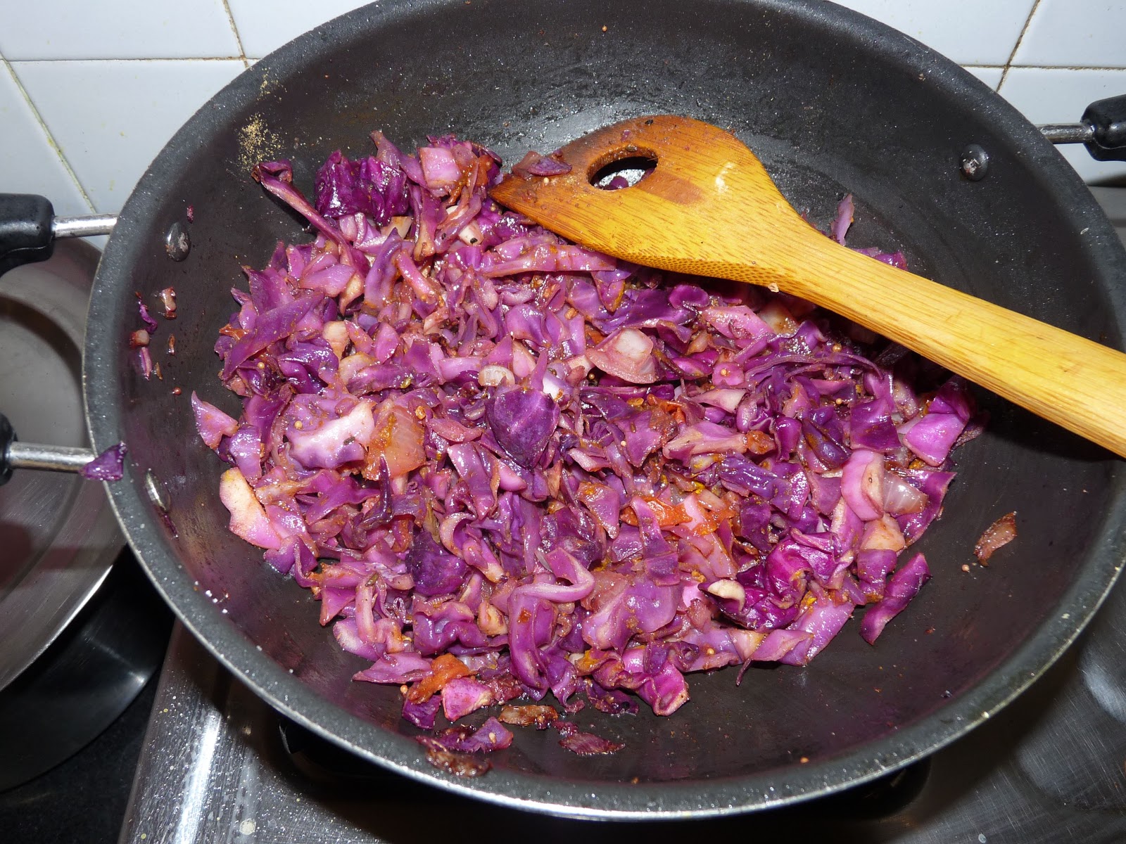 Purple cabbage stir fry