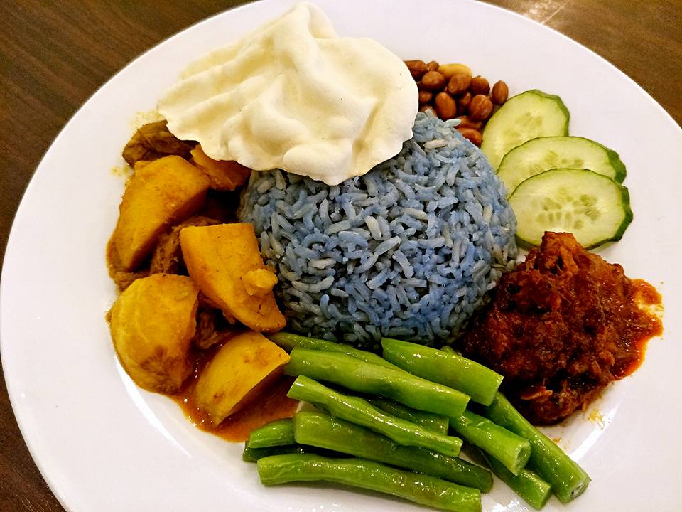 Love Earth Cafe Desa Aman Puri, Kuala Lumpur