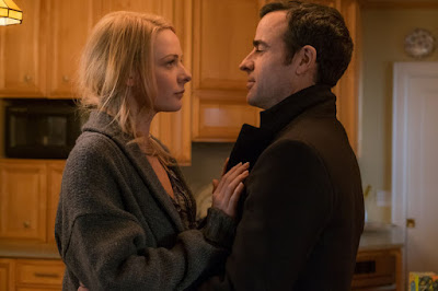 Rebecca Ferguson and Justin Theroux in The Girl on the Train