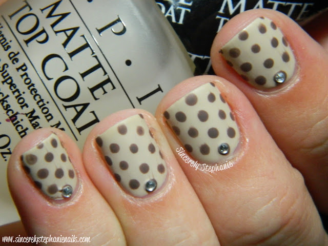 polka dot nail art