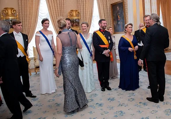 Maria Teresa wore the Belgian Scroll Tiara, Prenses Stephanie wore her butterfly tiara, Prenses Alexandra wore Charlotte’s Pearl & Diamond tiara