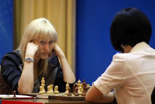 Championnat du monde - Partie 3 : Anna Ushenina 0-1 Hou Yifan - Photo © Anastasiya Karlovich 