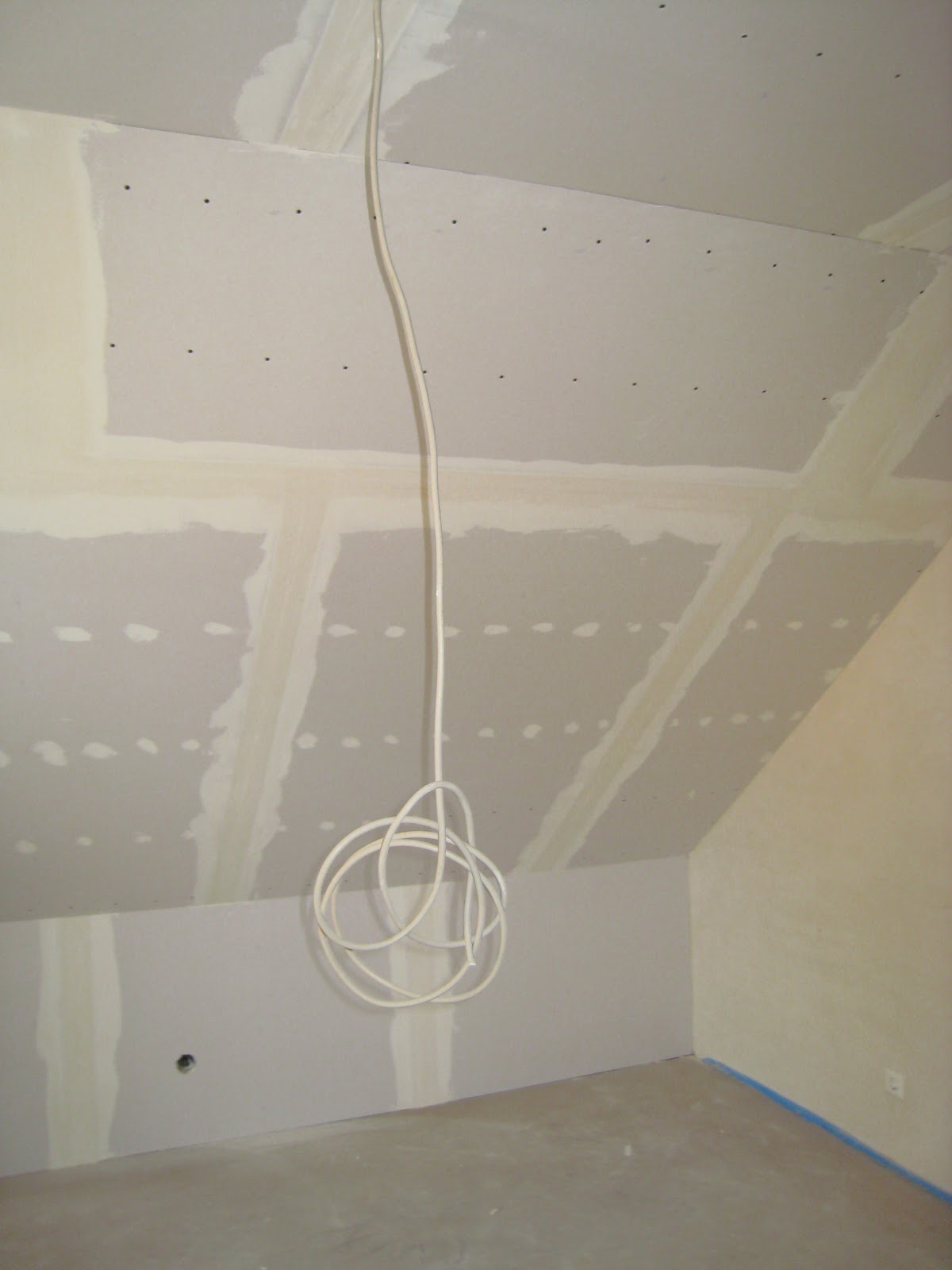 Stein auf Stein das Haus wird bald fertig sein: Januar 2013