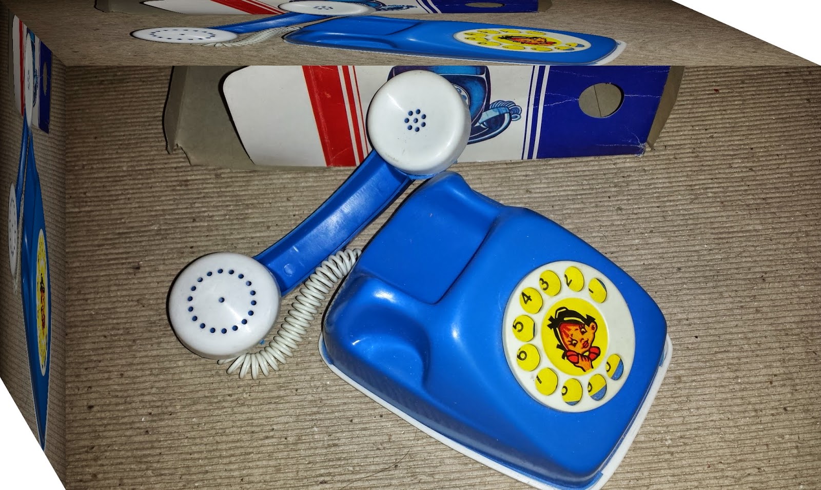 RIN TIN TIN Y JUGUETES ANTIGUOS TELEFONOS DE JUGUETE