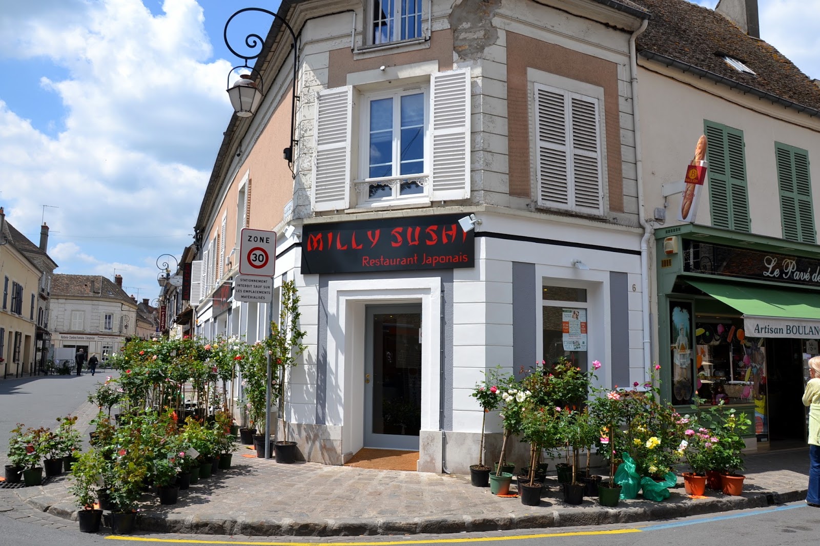 HISTOIRE DES COMMERCES DE MILLYLAFORET N°6 PLACE DU MARCHE MILLY SUSHI RESTAURANT JAPONAIS HISTOIRE DES COMMERCES DE MILLYLAFORET N°6 PLACE DU MARCHE MILLY SUSHI RESTAURANT JAPONAIS