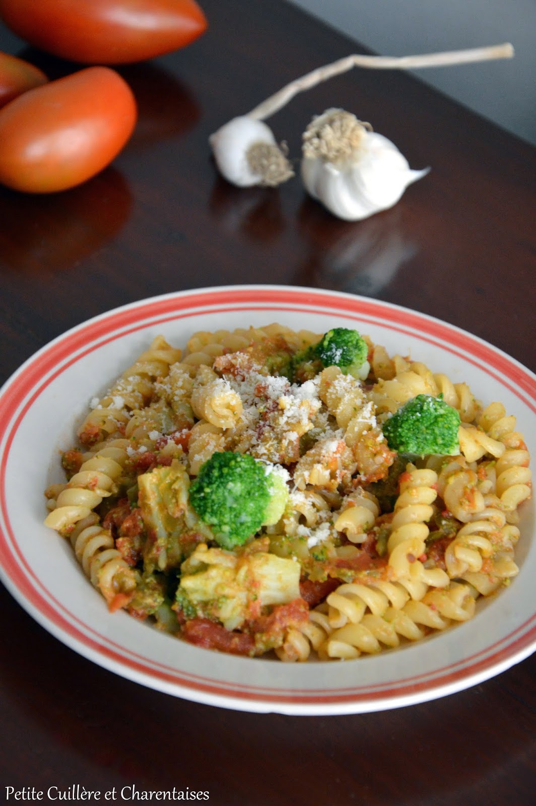 Petite Cuillère et Charentaises Fusilli aux Brocolis "in Rosso" {à la