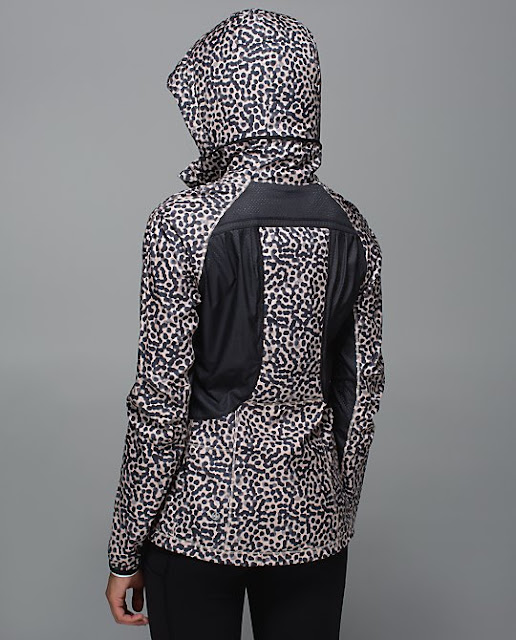 lululemon-back-pack-it-jacket-hood