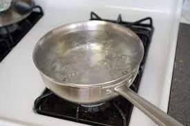 boil-water-in-saucepan
