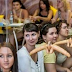 Απίστευτο: Στη Μολδαβία λειτουργούν σχολές στοματικού έρωτα 
