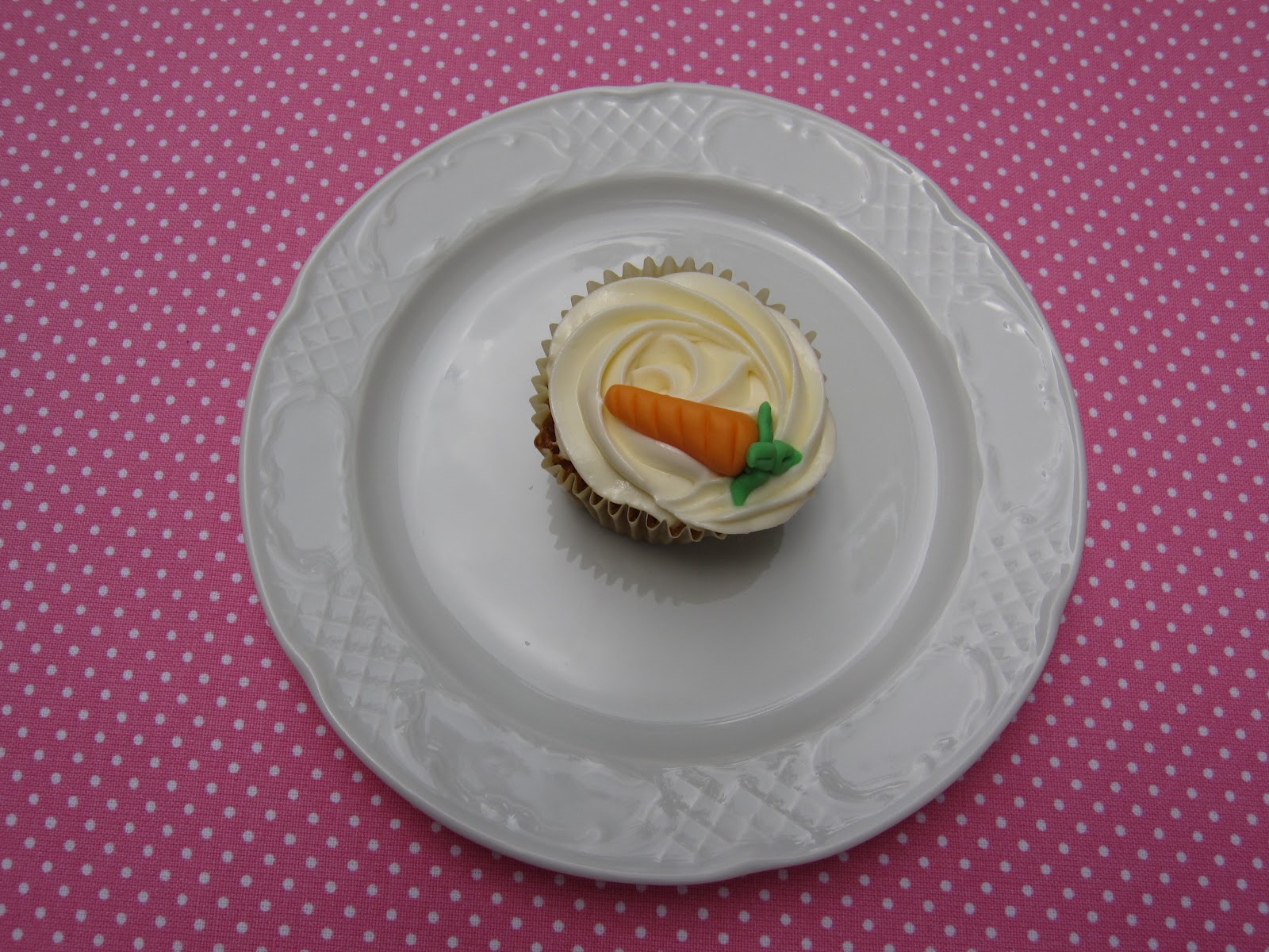 Jarita's Cookies Cupcakes de zanahoria con frosting de queso