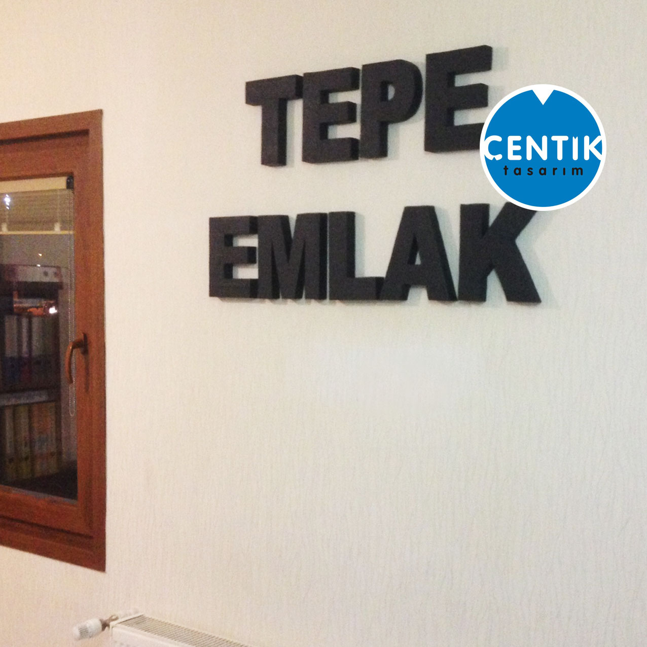 Çentik Tasarım Strafor parti dekorları Ofis duvarına logo uygulaması