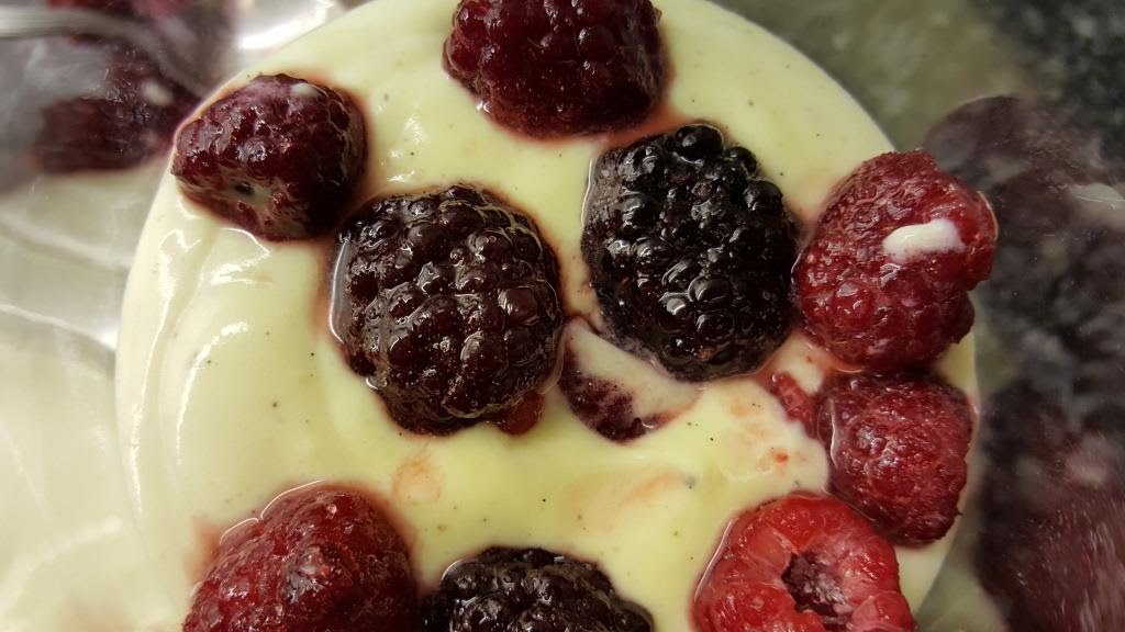 eat-culture: Waldbeeren-Creme (Forest berry cream) eat-culture: Waldbeeren-Creme (Forest berry cream)
