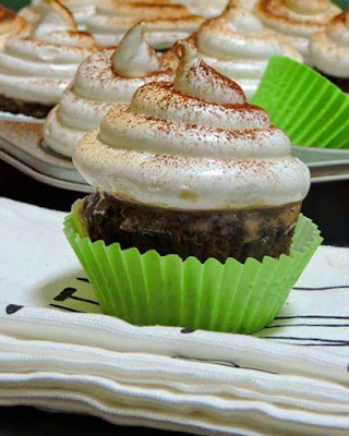 Cupcakes de chocolate con merengue (receta de Alma Oregon)