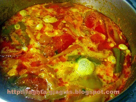Καγιανάς (στραπατσάδα) με πιπεριές κοκκινιστές και φέτα - Τα φαγητά της γιαγιάς