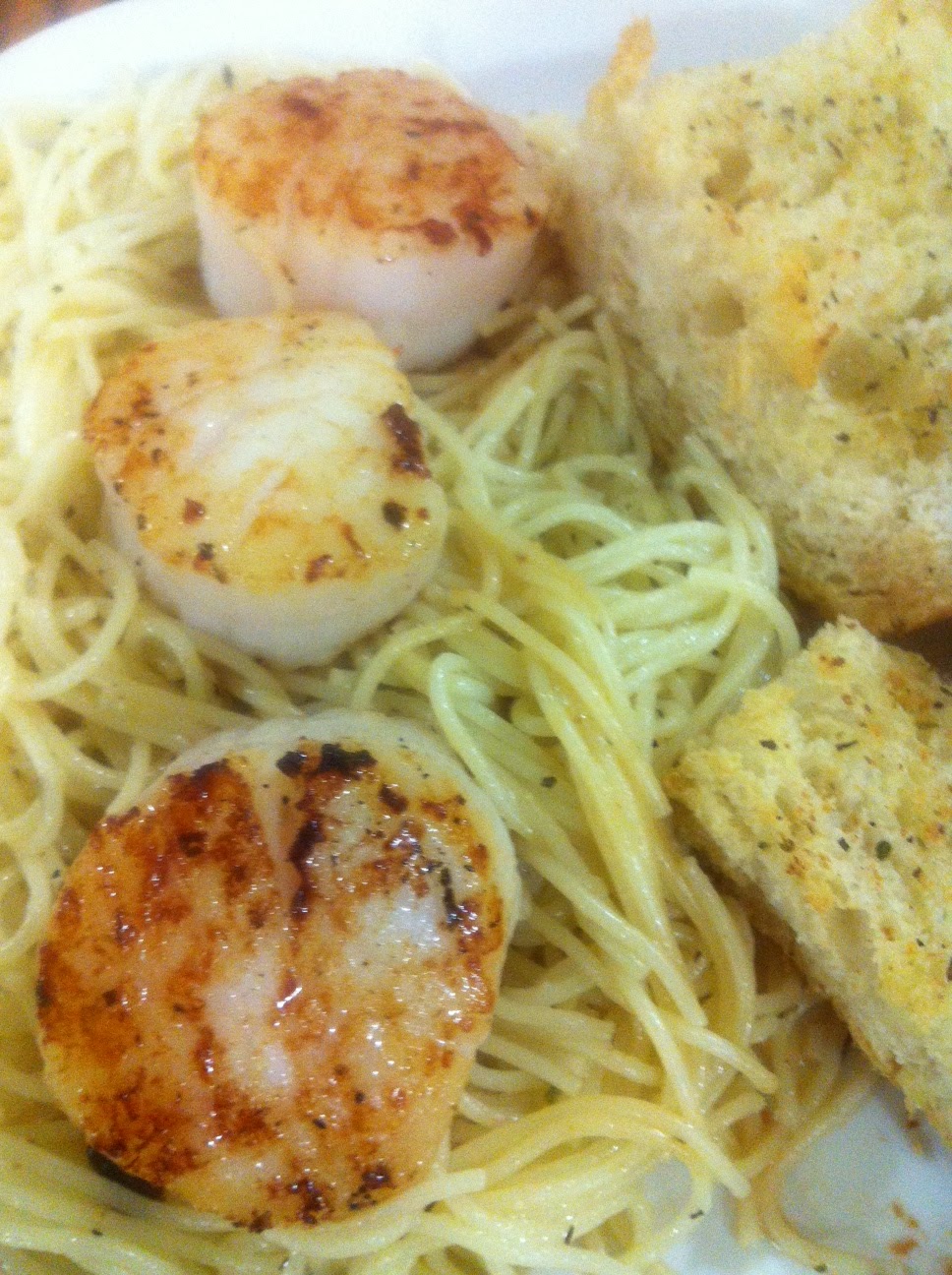 Life and Other Shenanigans Under 15 Minutes PanSeared Scallops with Garlic Butter Noodles