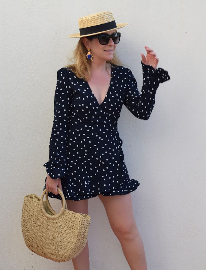 Lunares, capazo y sombrero