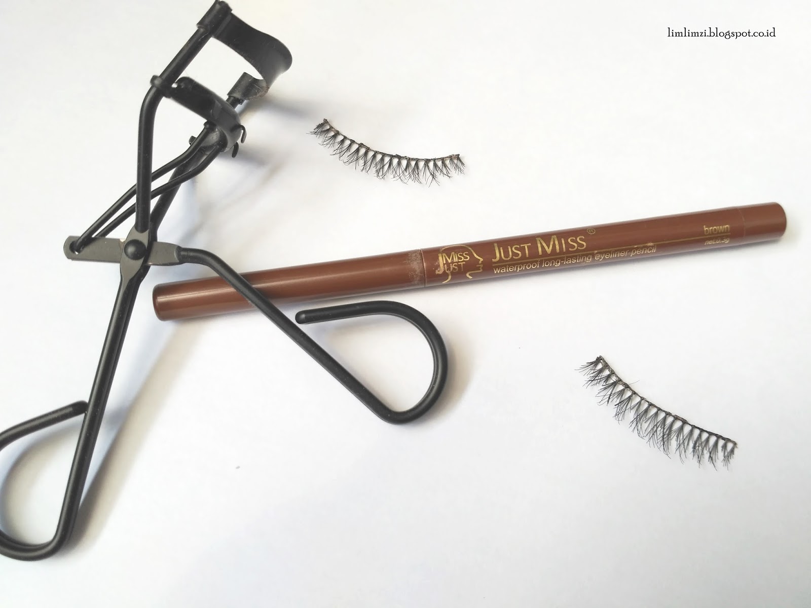 [REVIEW] Just Miss Waterproof Longlasting Eyeliner Pencil (Brown