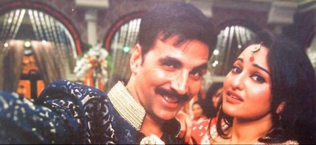 Rowdy Rathore Still1 - Sonakshi & Akshay on the sets of Rowdy Rathore