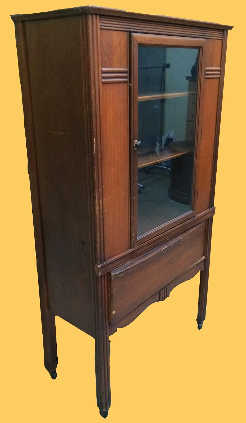 Uhuru Furniture & Collectibles 15 1930's China 95 SOLD