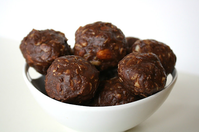 chocolateoatballs3.jpg
