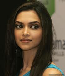 Cute Pics Gallery: deepika padukone Romantic lip kiss