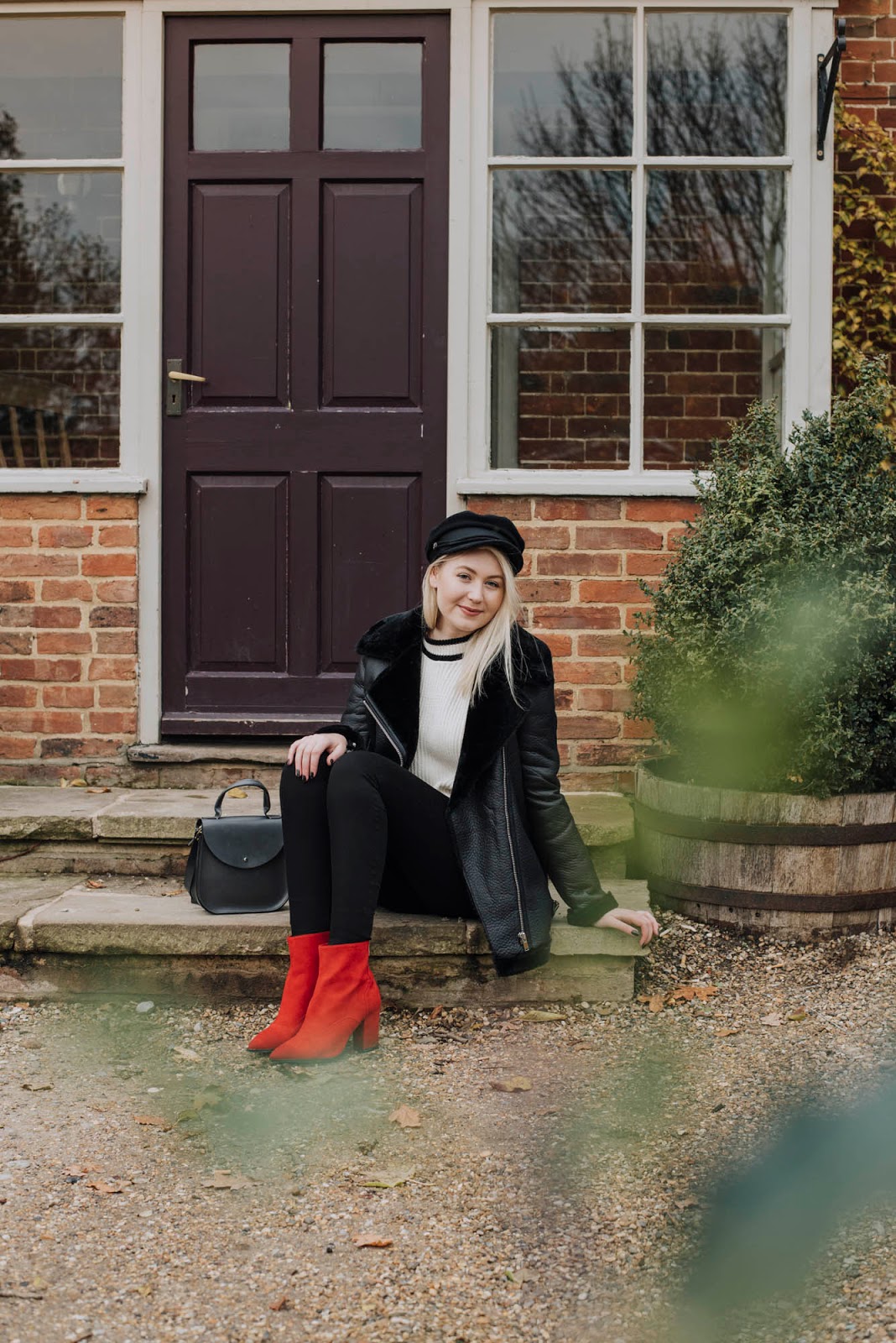 Everyday Essentials You Should Keep In Your Handbag After You