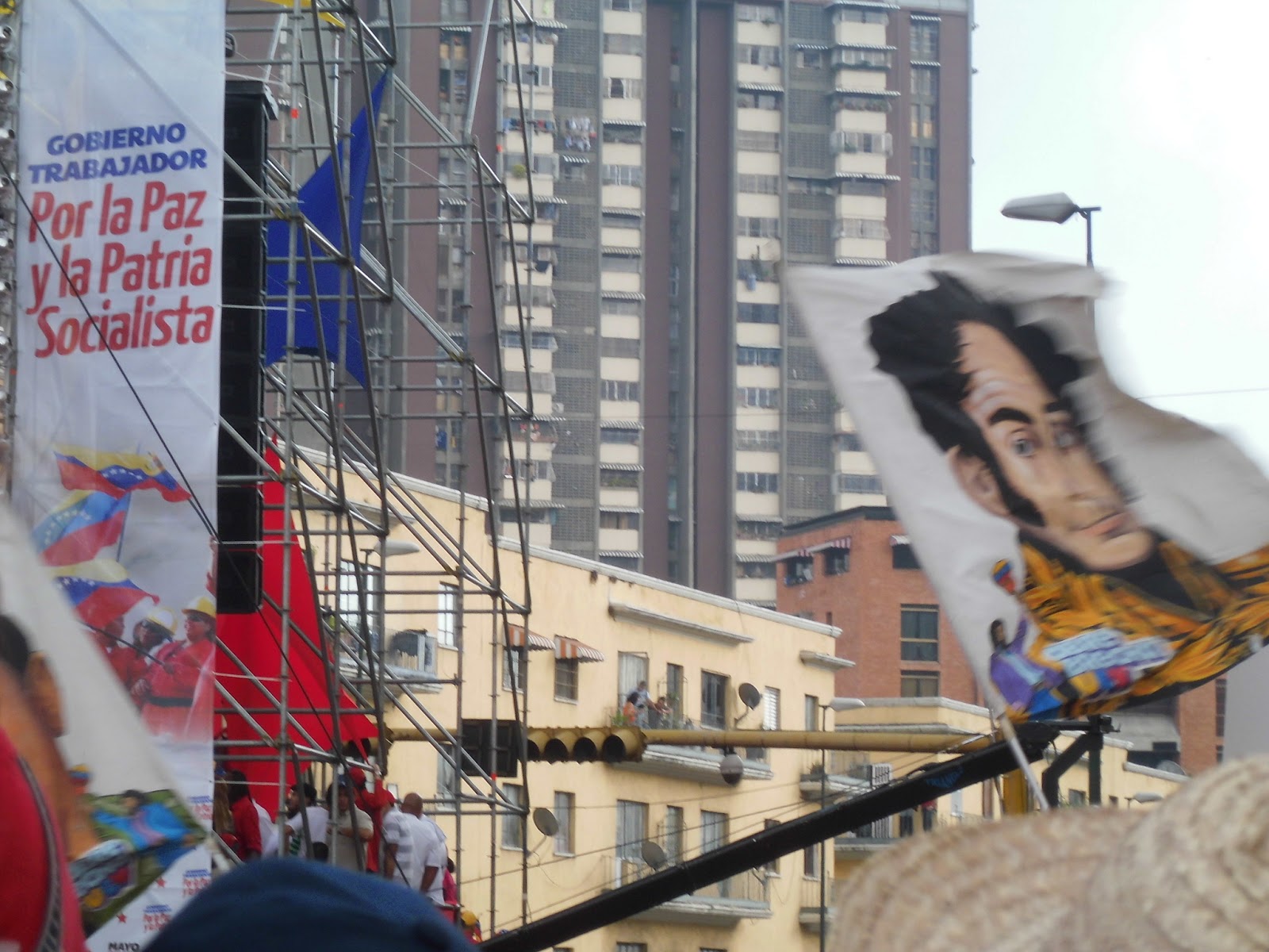 LA VOZ DEL PUEBLO Hasta La Victoria Siempre