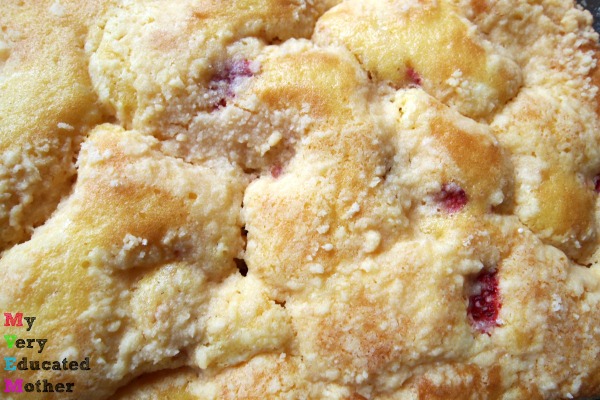 This breakfast cake cooks up easily, Strawberry & Cream Cheese Crumb Cake using a boxed cake. 