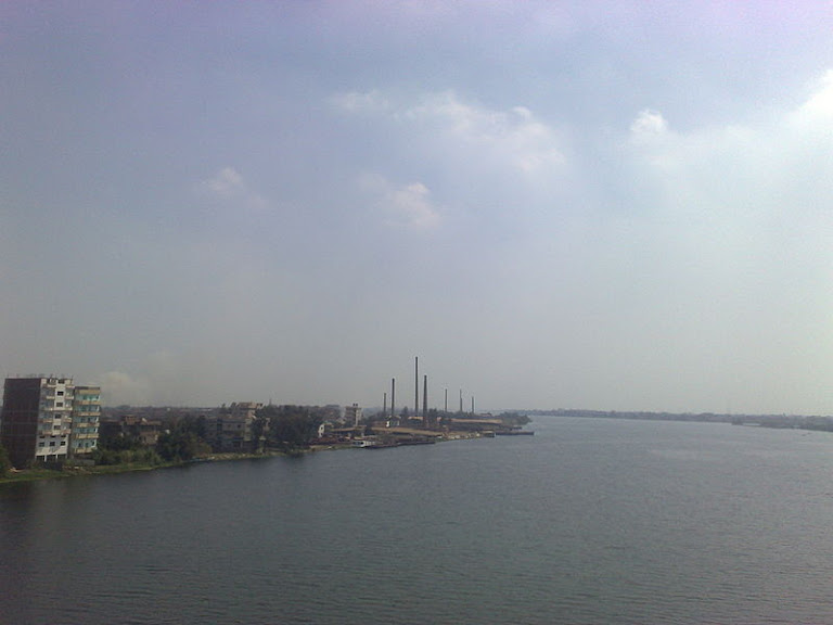 مصانع الطوب الأحمر على النيل.