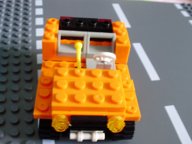 MOC LEGO Jeep laranja