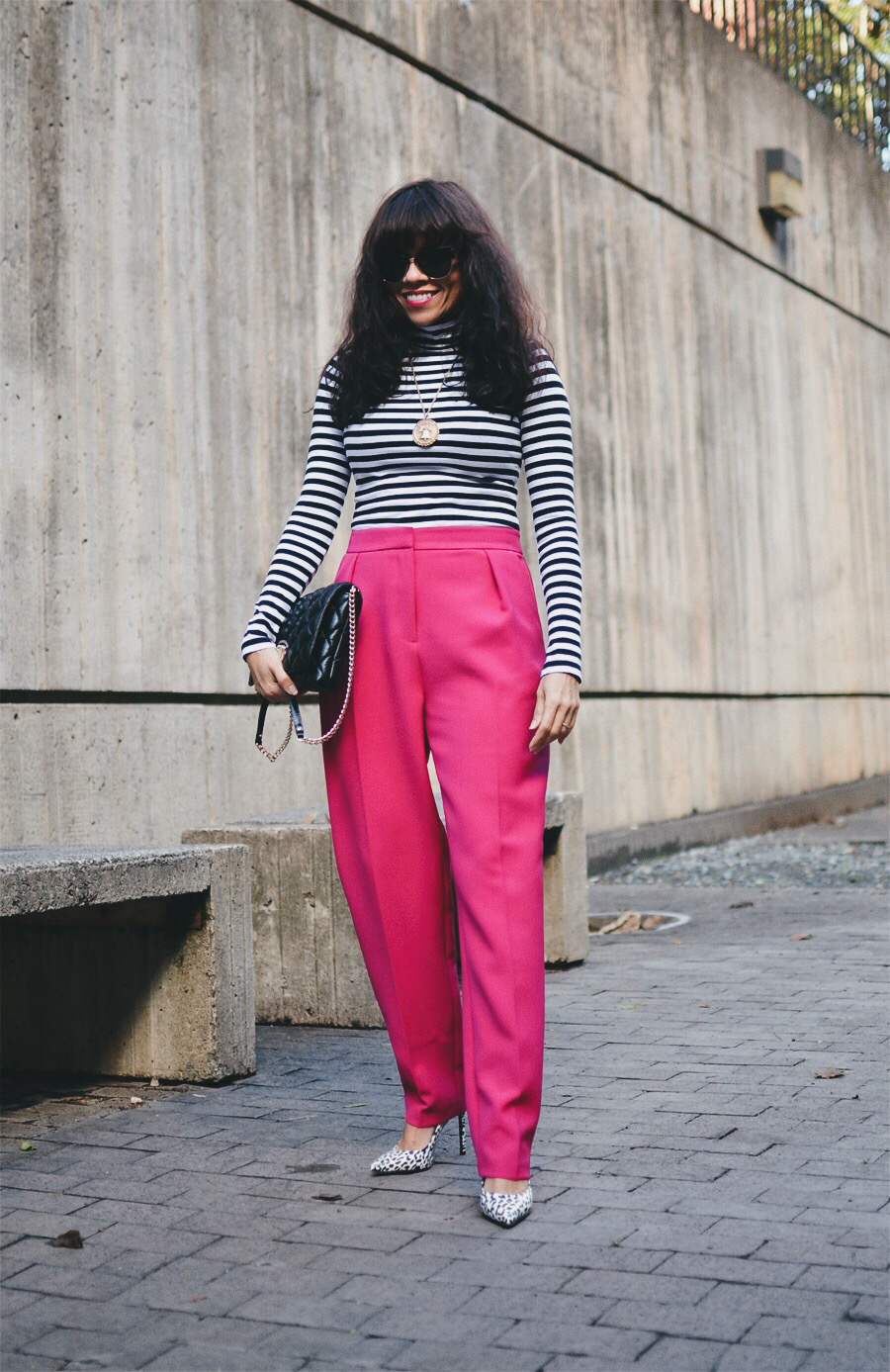 Outfit with pink pants 