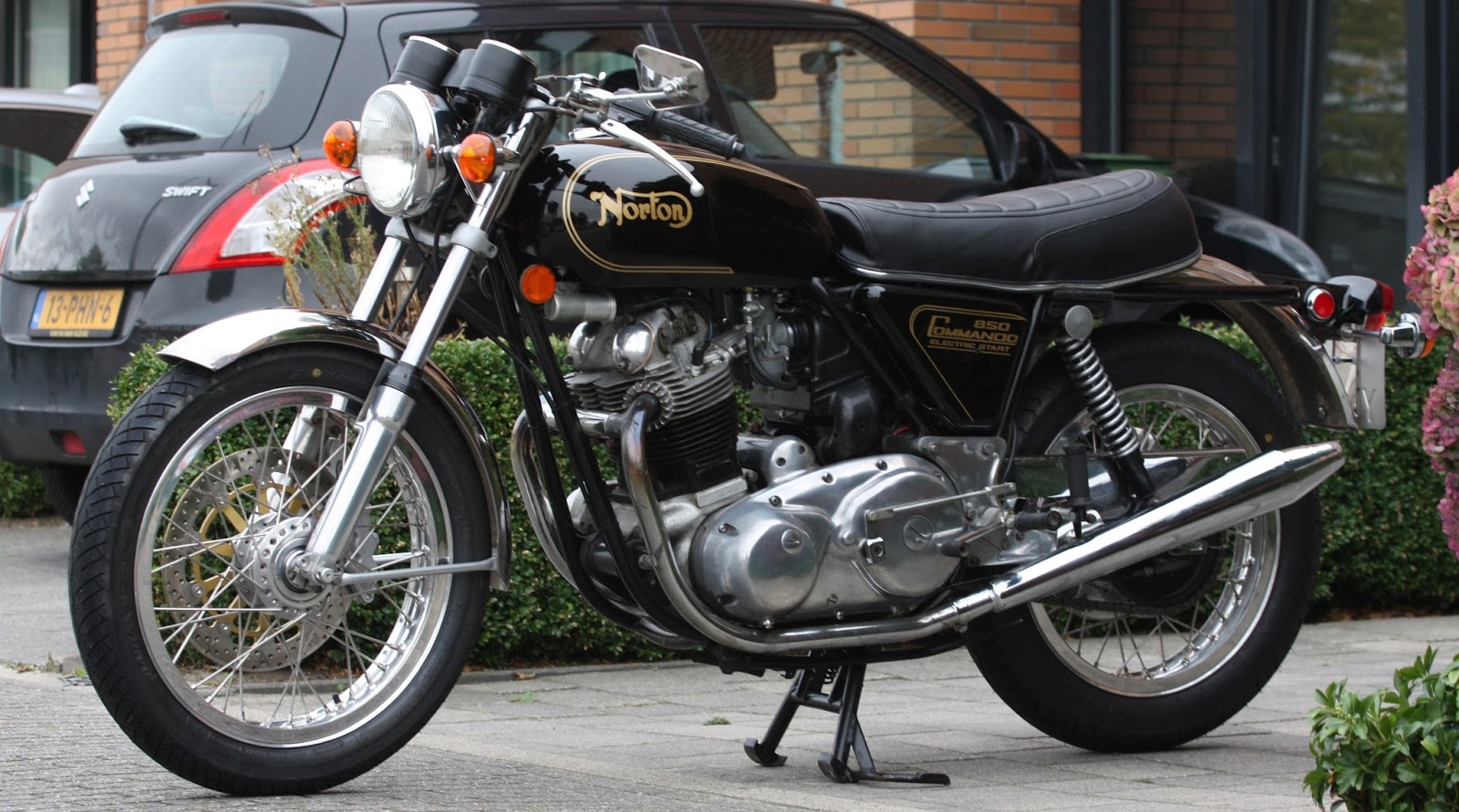 norton commando roadster
