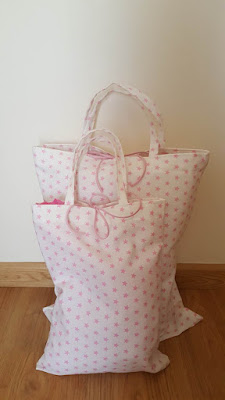 Unlined tote bags with pretty seams Unlined tote bags with pretty seams