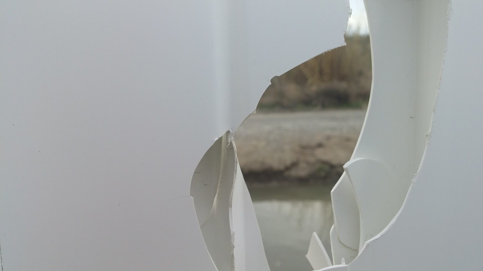 How to Repair a Vinyl Fence