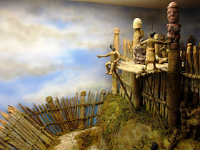 Diorama showing a lookout at Turuturu Mokai pa.
