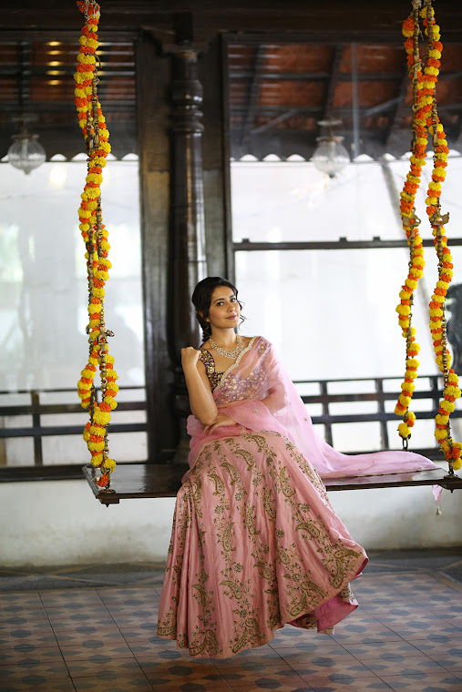 Raashi Khanna in pink lehenga